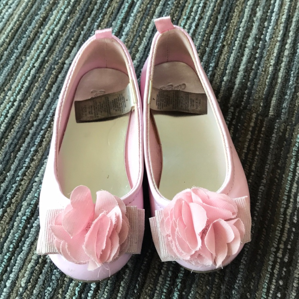 Baby gap flats
